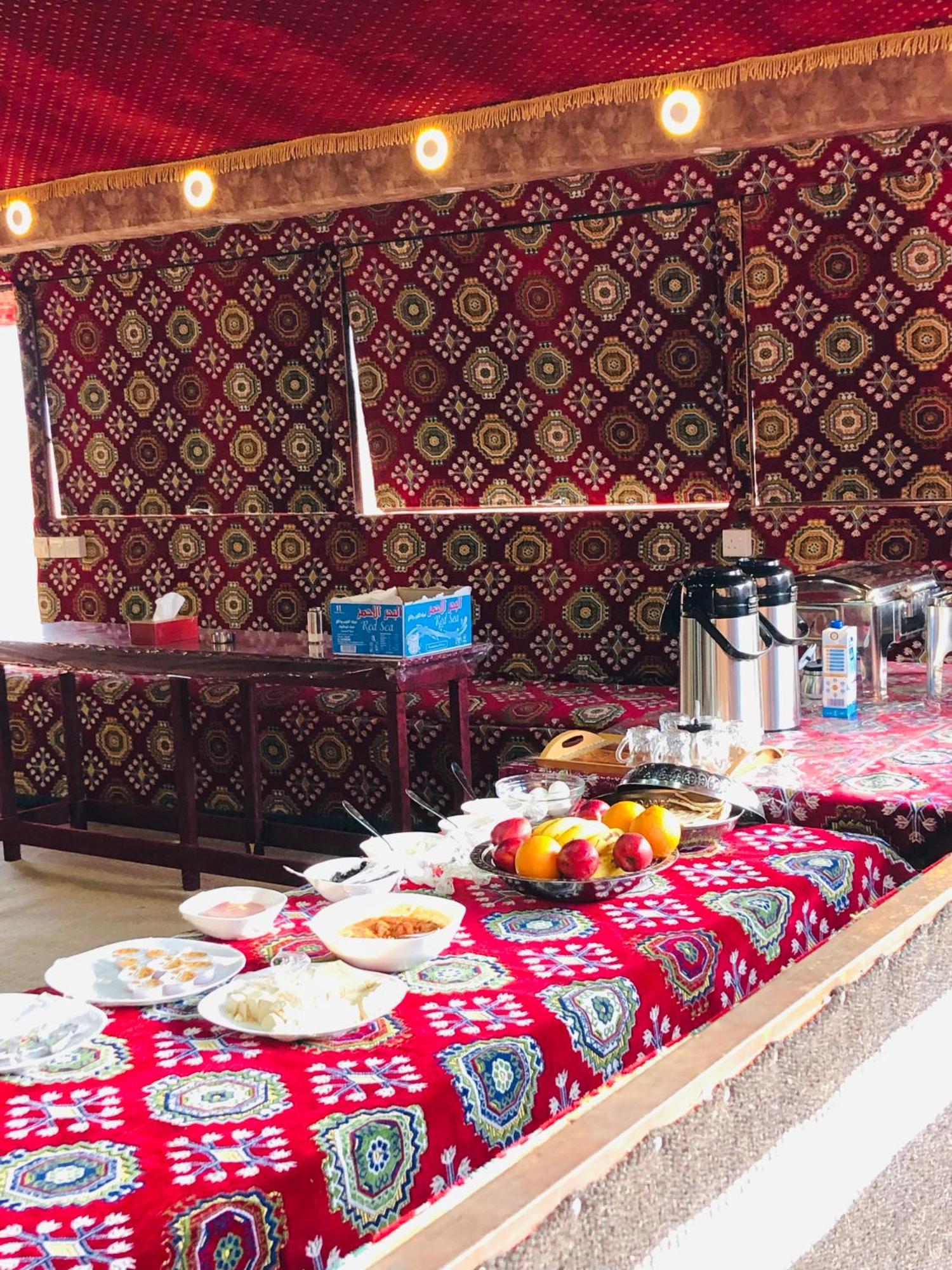 Wadi Rum Bubble Camp & Tour Exteriér fotografie