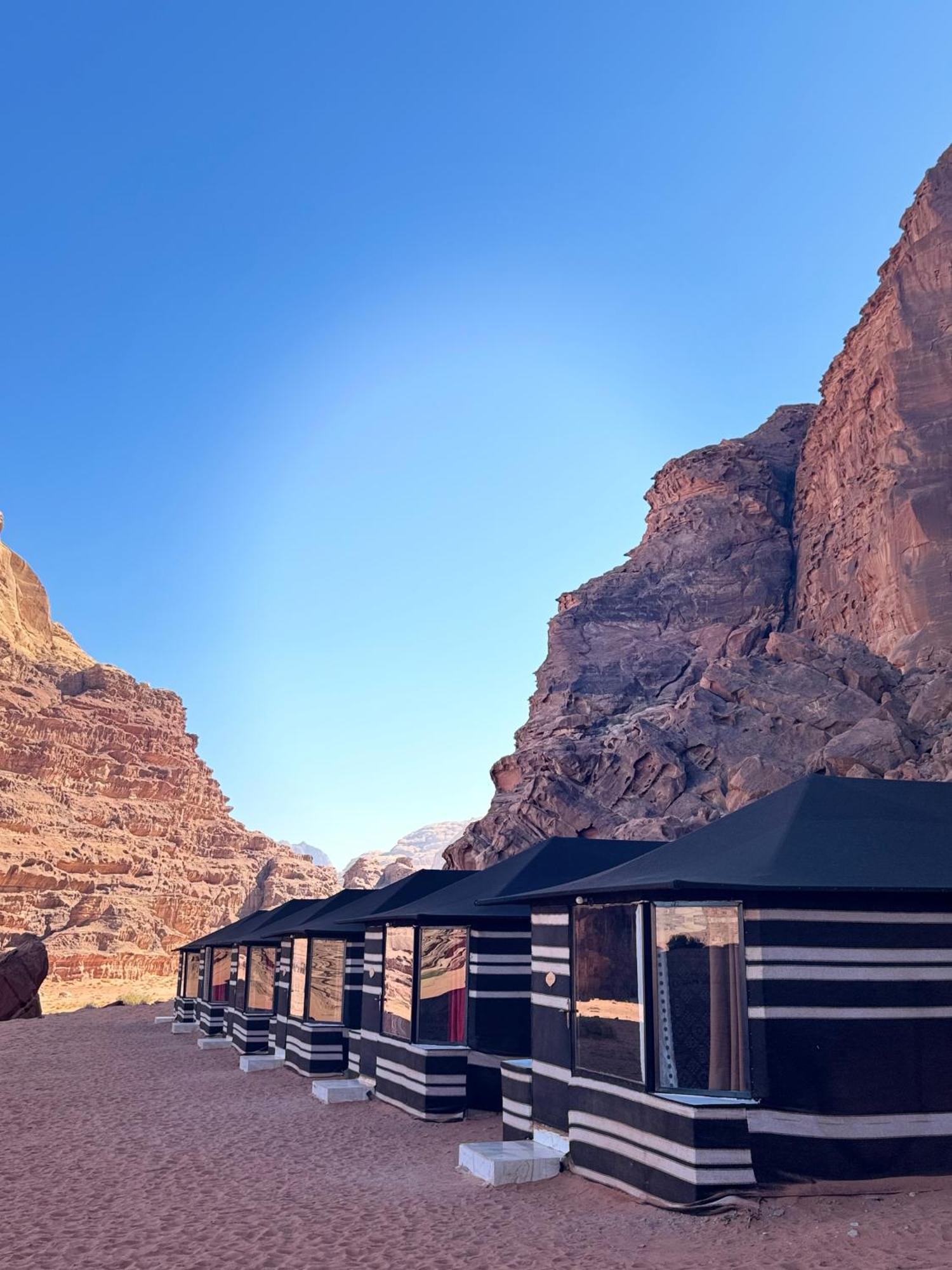 Wadi Rum Bubble Camp & Tour Exteriér fotografie