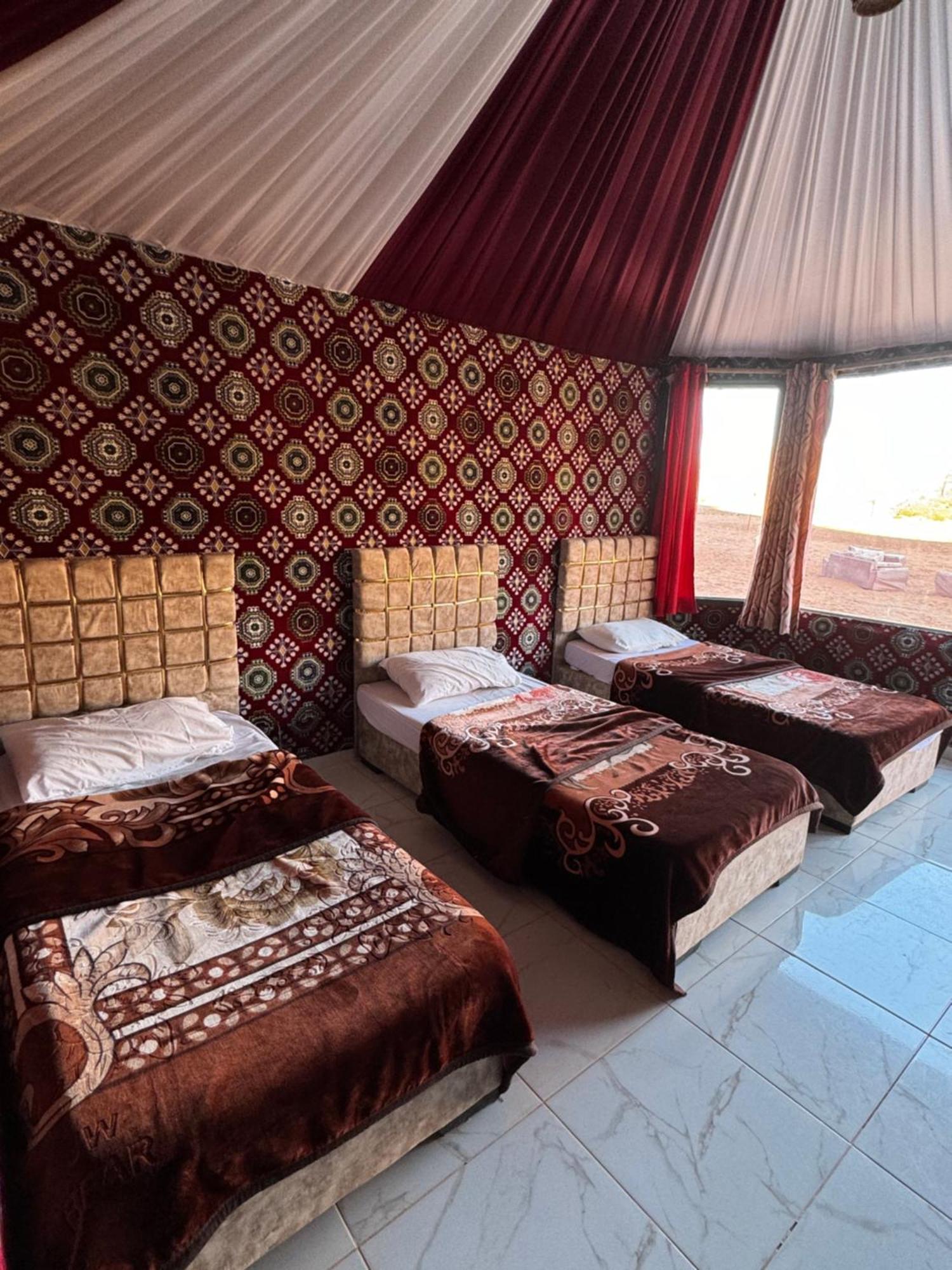 Wadi Rum Bubble Camp & Tour Exteriér fotografie