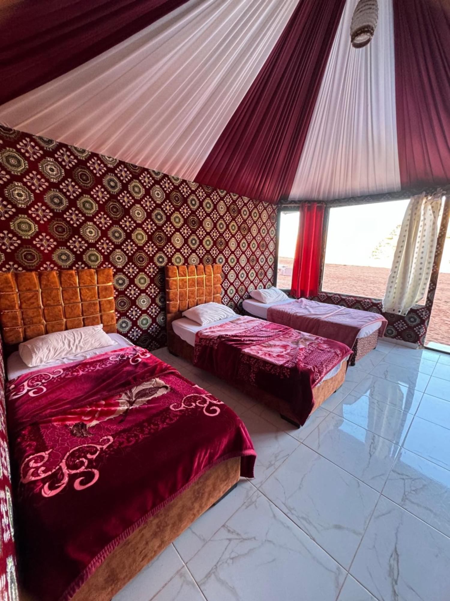 Wadi Rum Bubble Camp & Tour Exteriér fotografie