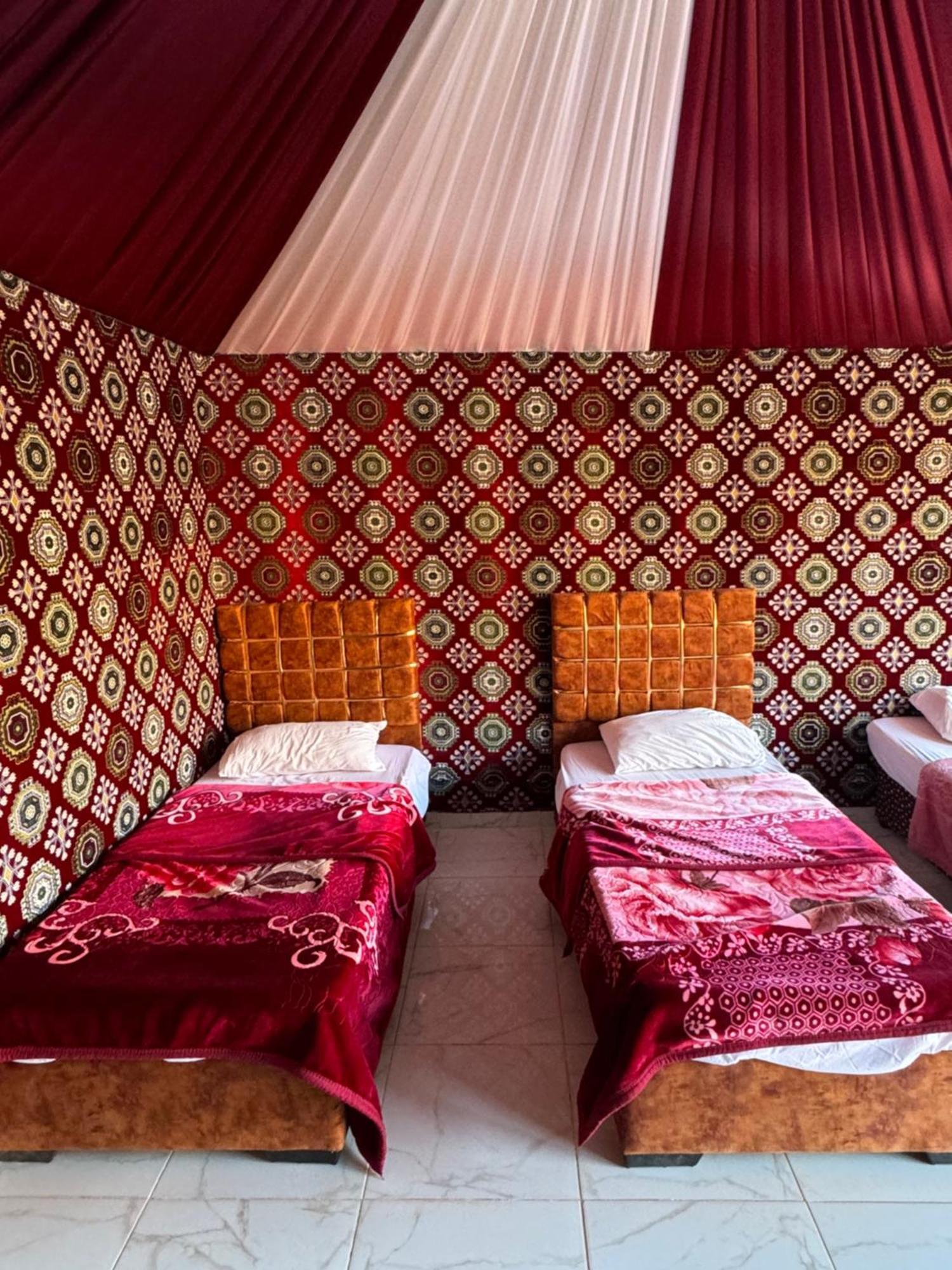 Wadi Rum Bubble Camp & Tour Exteriér fotografie