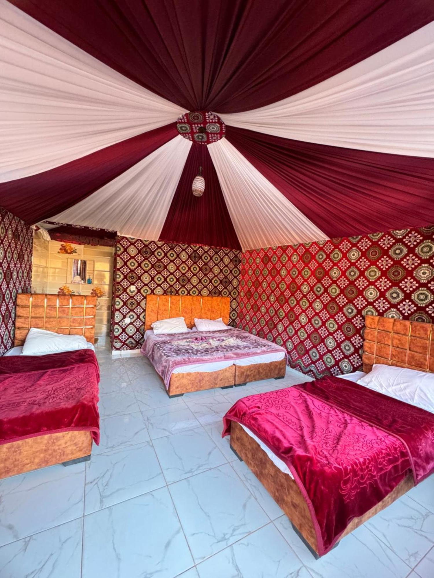 Wadi Rum Bubble Camp & Tour Exteriér fotografie
