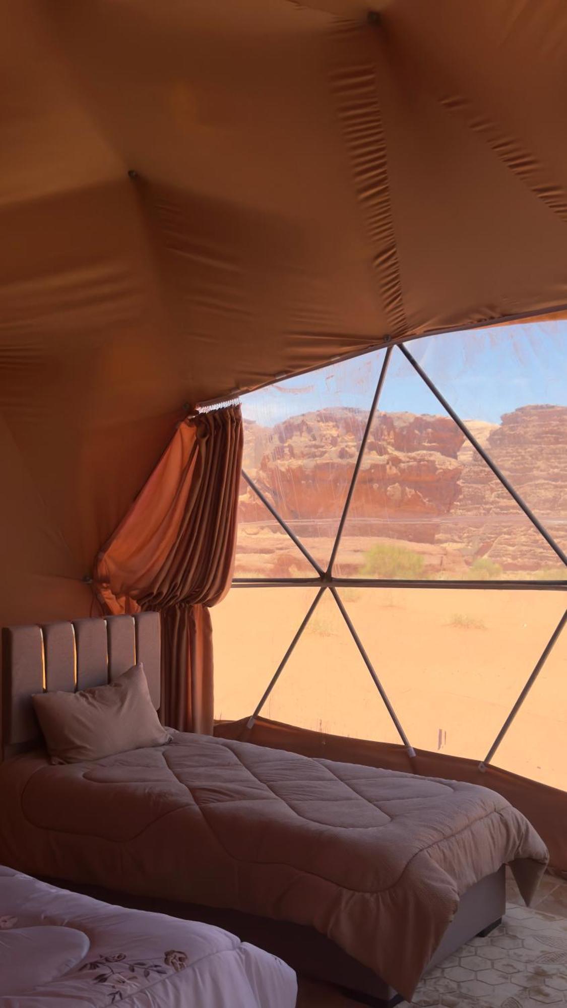 Wadi Rum Bubble Camp & Tour Exteriér fotografie