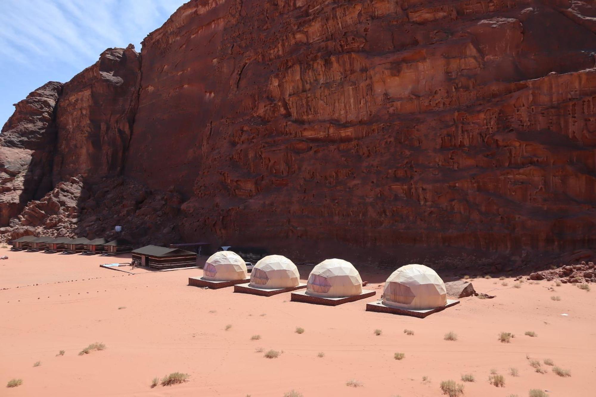 Wadi Rum Bubble Camp & Tour Exteriér fotografie