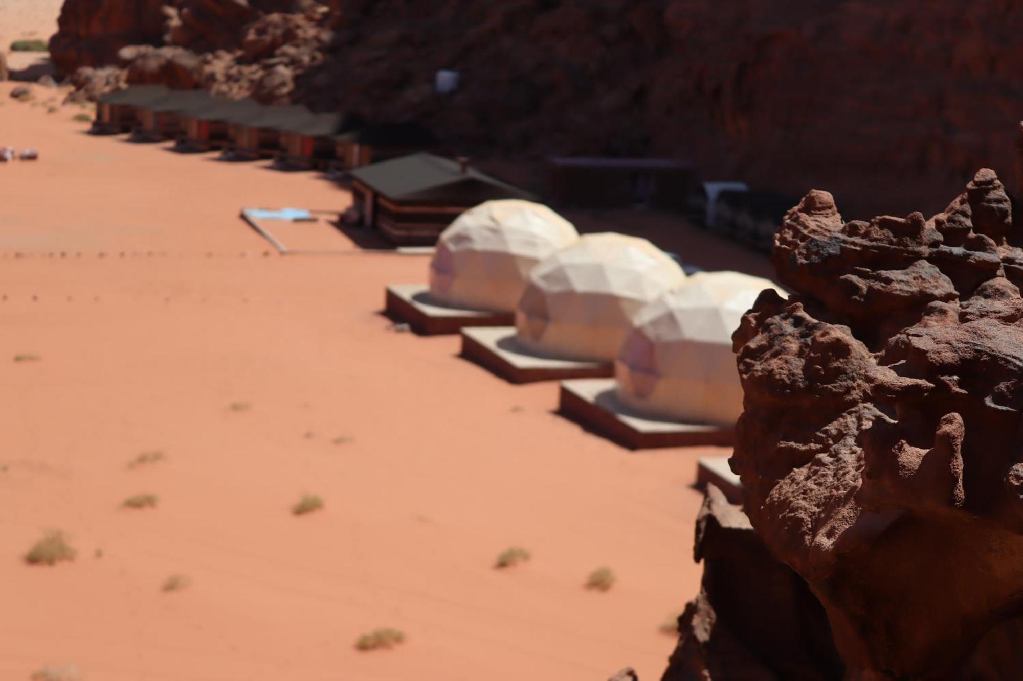 Wadi Rum Bubble Camp & Tour Exteriér fotografie