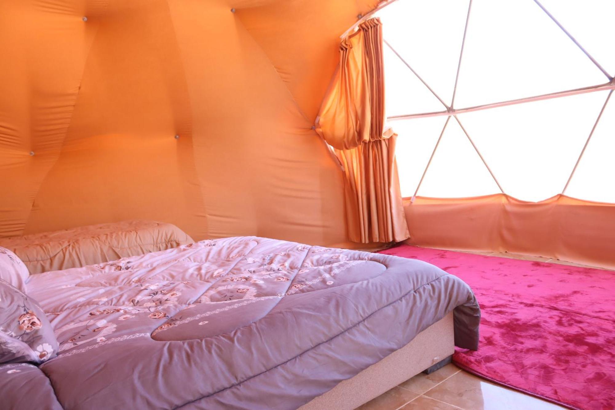 Wadi Rum Bubble Camp & Tour Exteriér fotografie