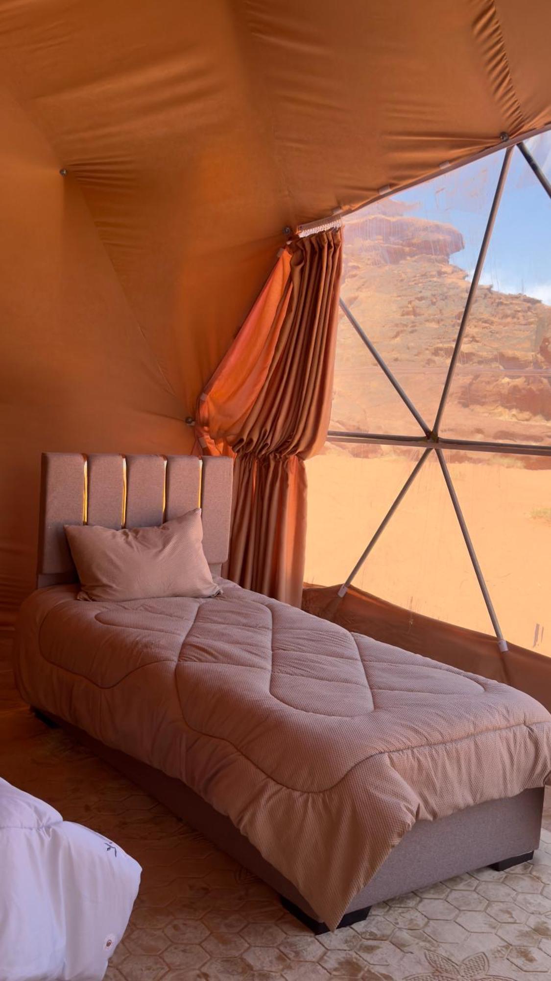 Wadi Rum Bubble Camp & Tour Exteriér fotografie