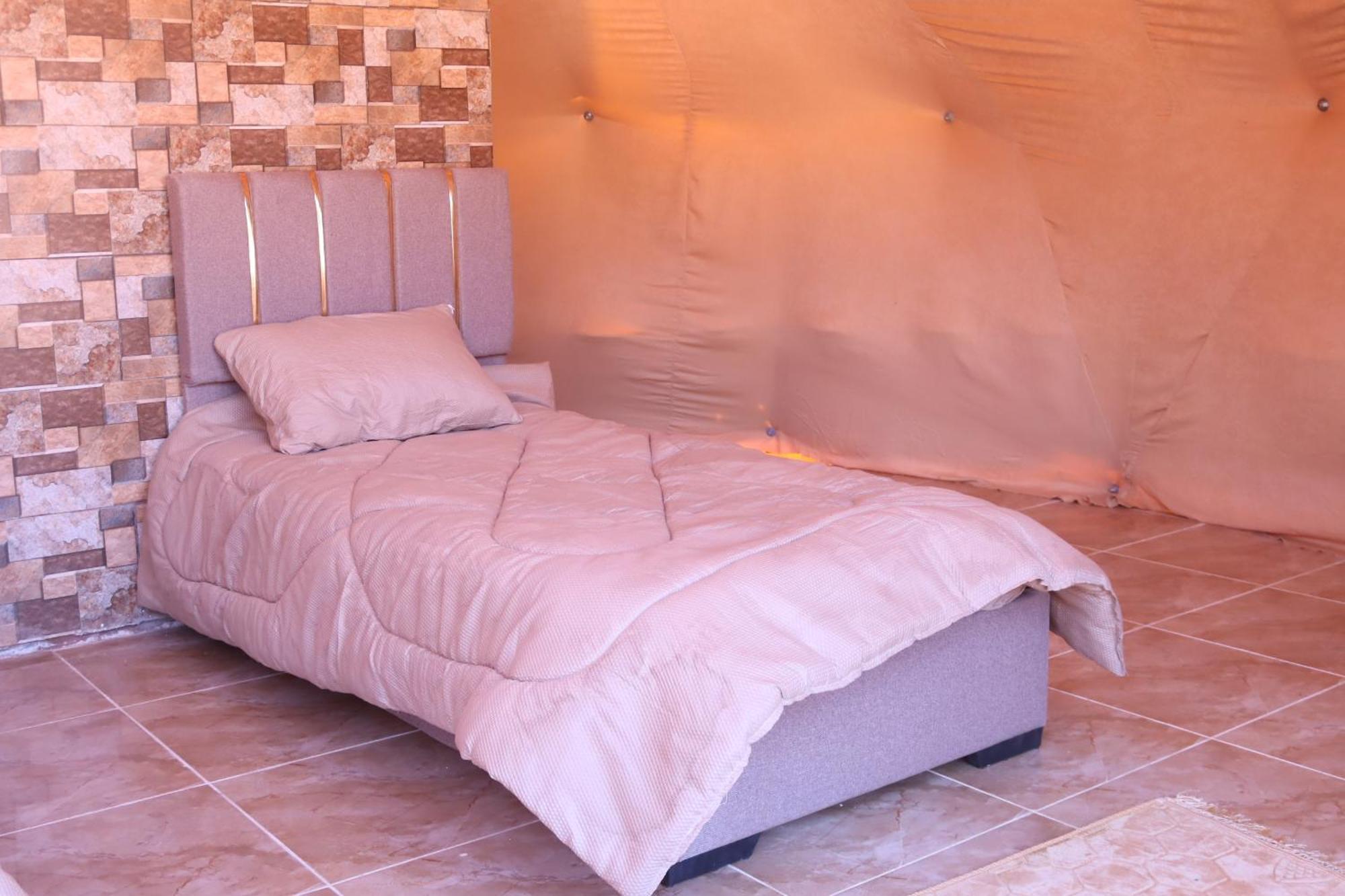 Wadi Rum Bubble Camp & Tour Exteriér fotografie