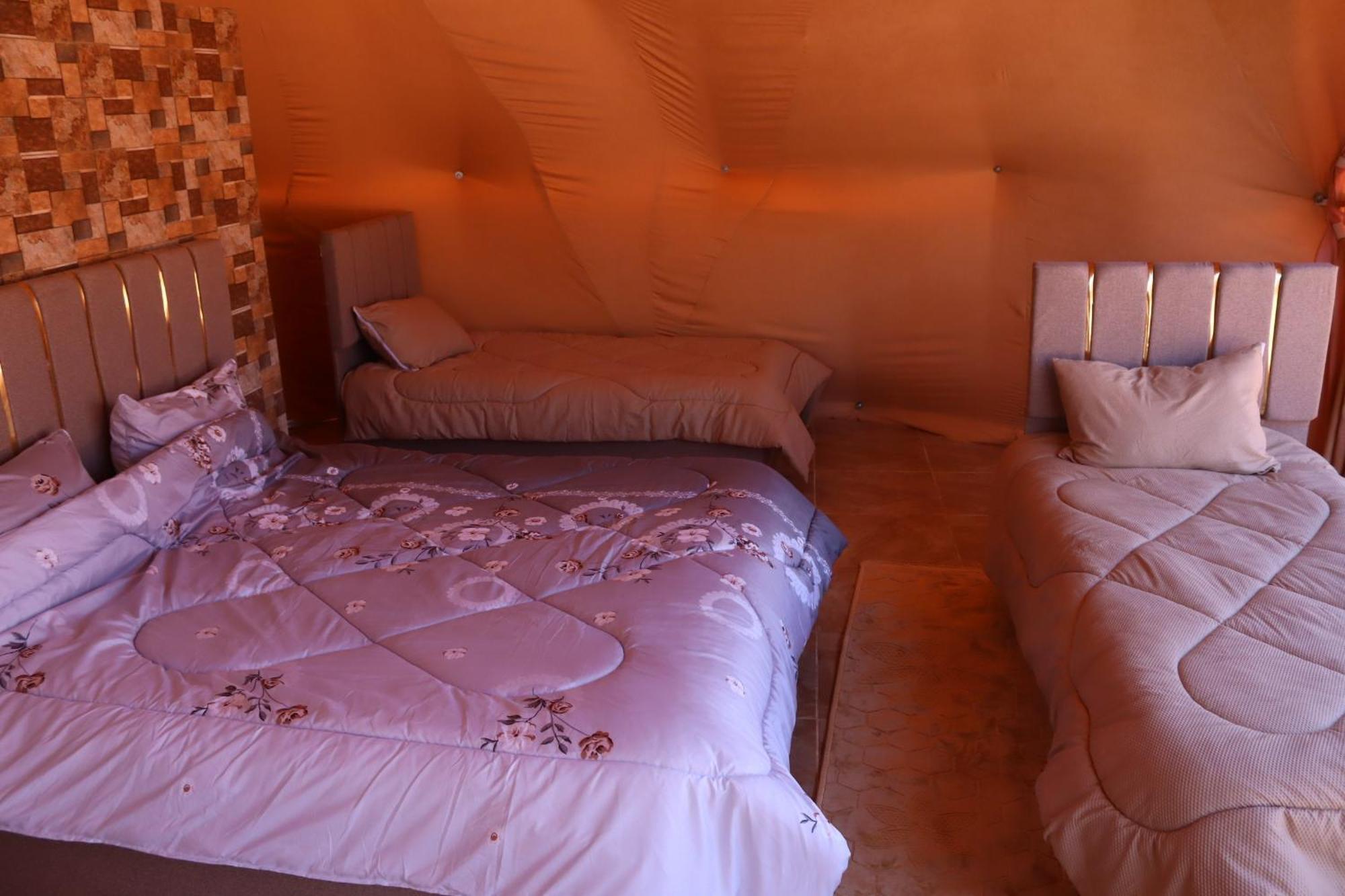 Wadi Rum Bubble Camp & Tour Exteriér fotografie