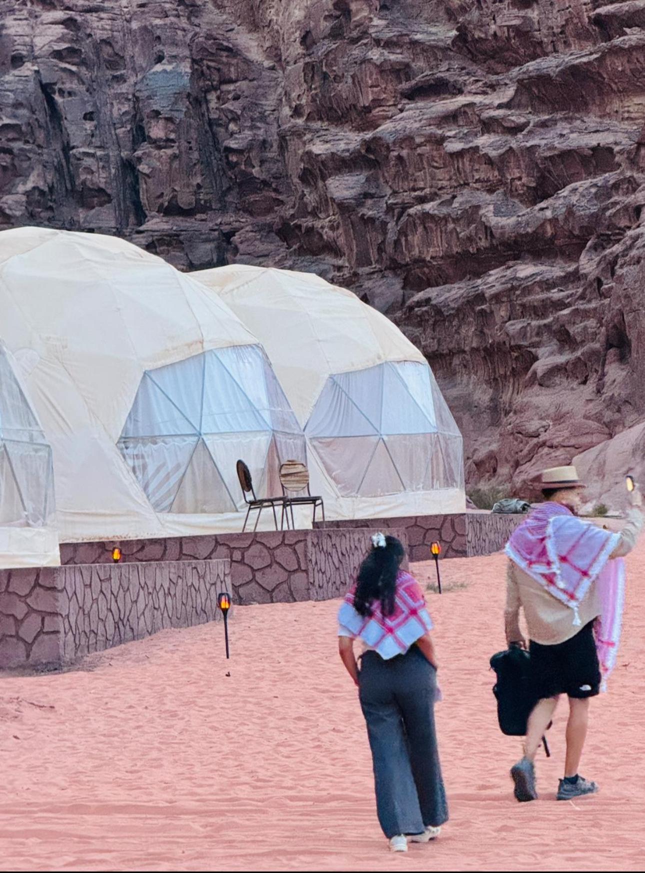 Wadi Rum Bubble Camp & Tour Exteriér fotografie